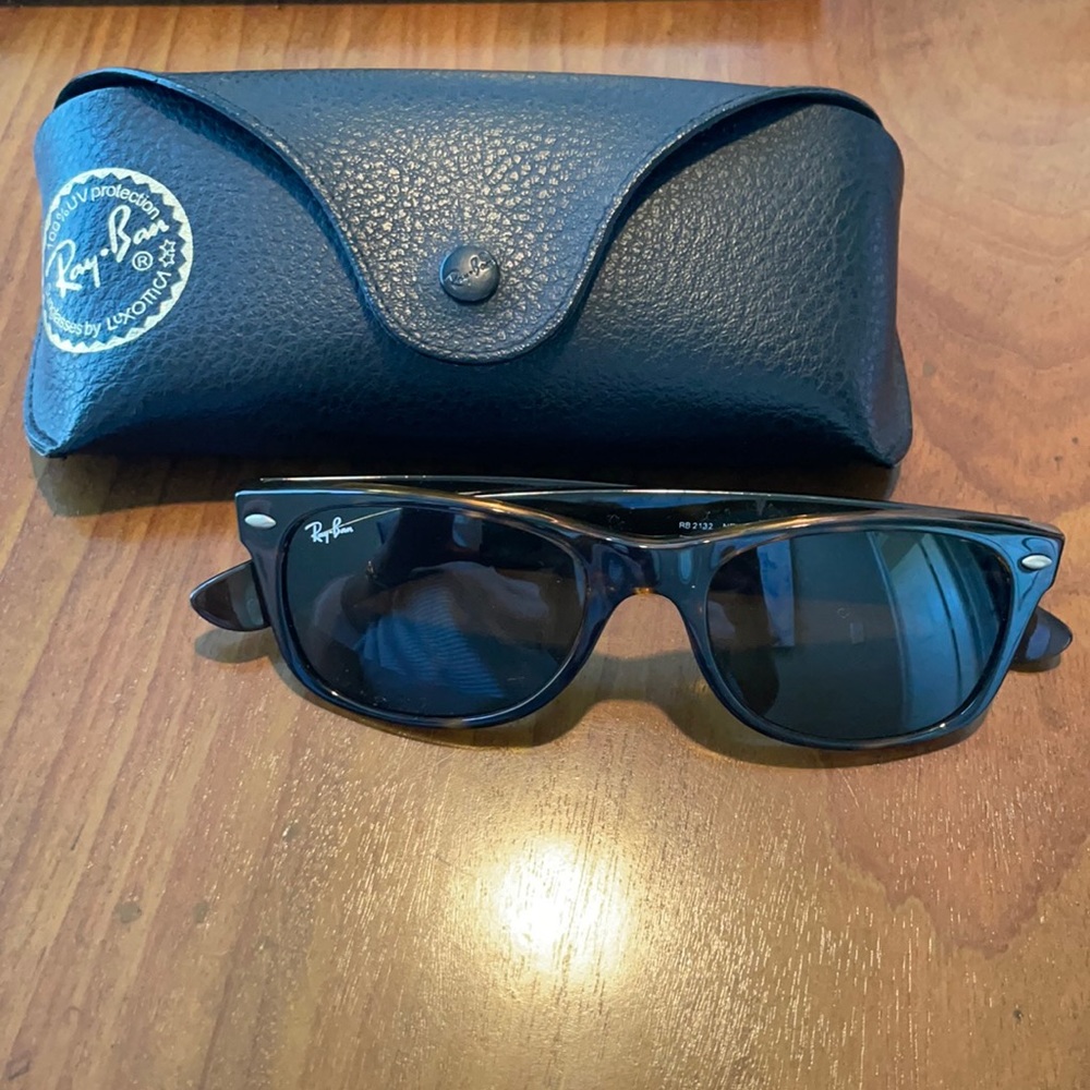 Ray Ban New Wayfarer sunglasses